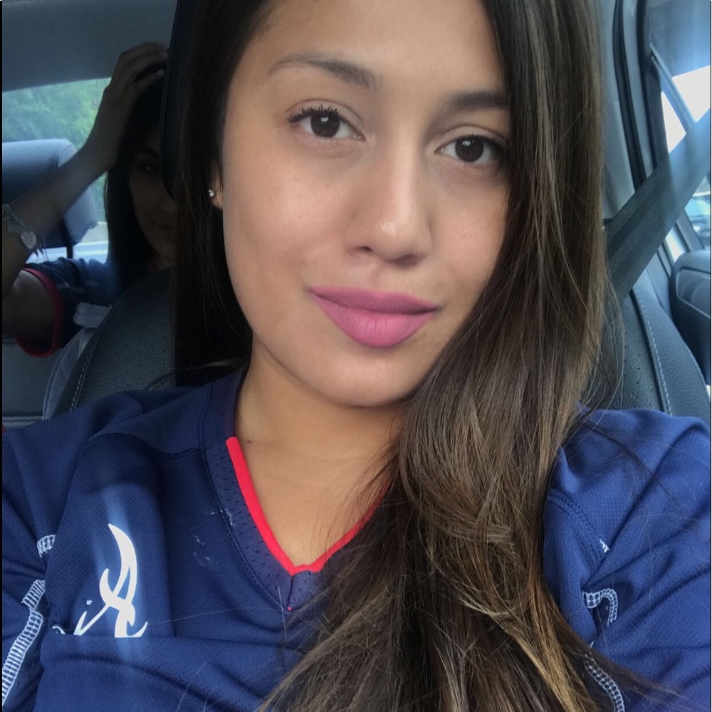 Meet your Posher, Adriana